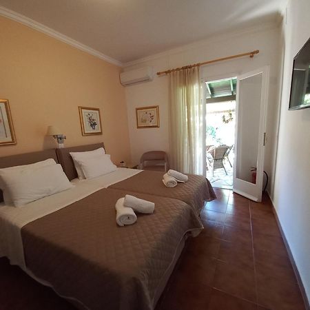 Villa Tina Country Beach Apartments Acharavi  Rum bild