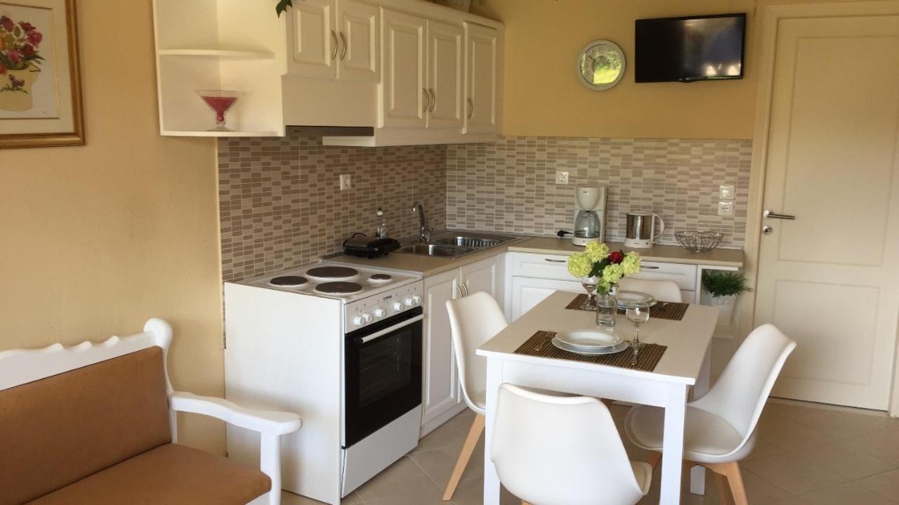 Villa Tina Country Beach Apartments Acharavi  Exteriör bild