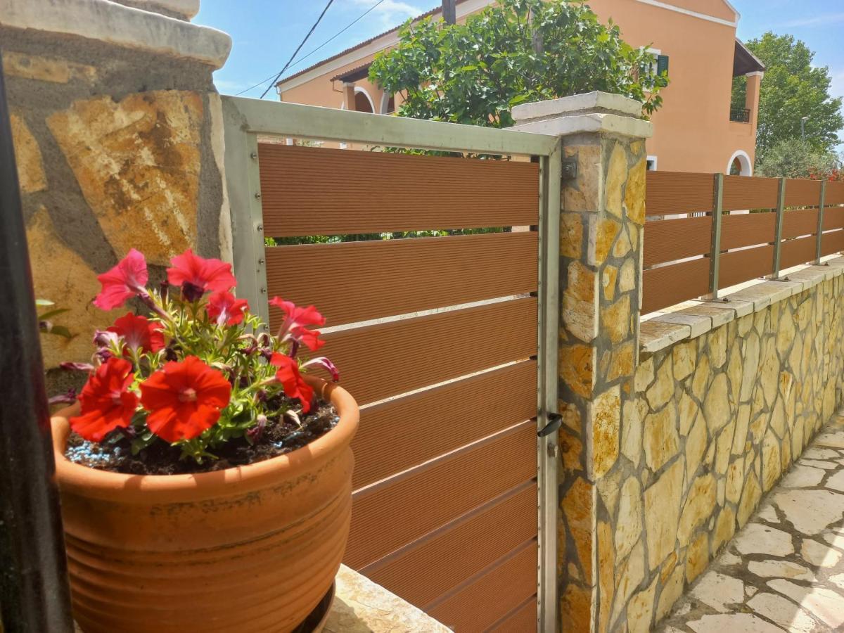Villa Tina Country Beach Apartments Acharavi  Rum bild