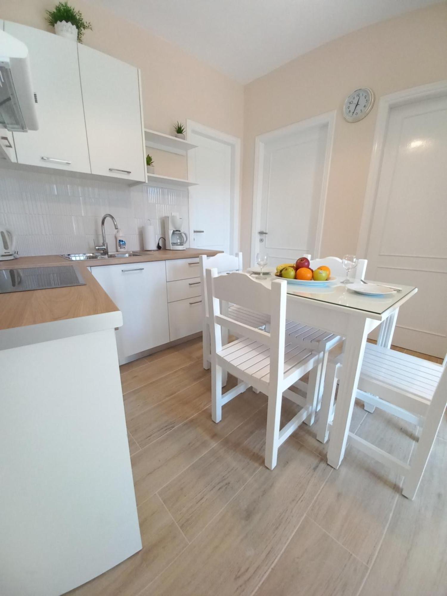 Villa Tina Country Beach Apartments Acharavi  Rum bild