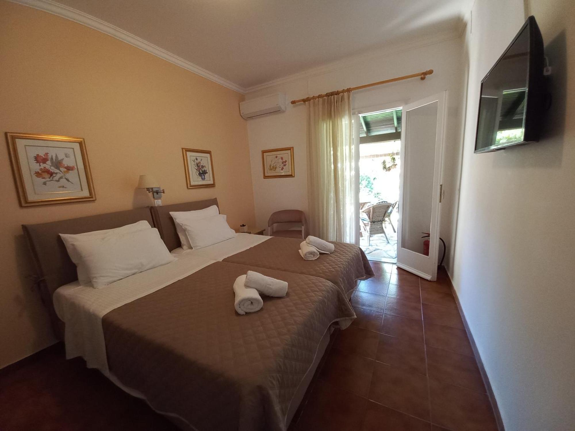 Villa Tina Country Beach Apartments Acharavi  Rum bild