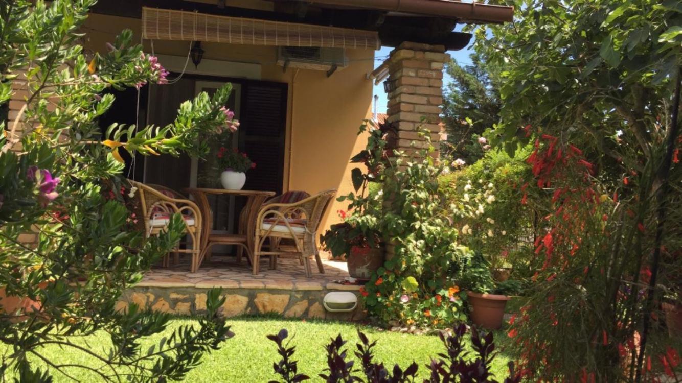 Villa Tina Country Beach Apartments Acharavi  Rum bild