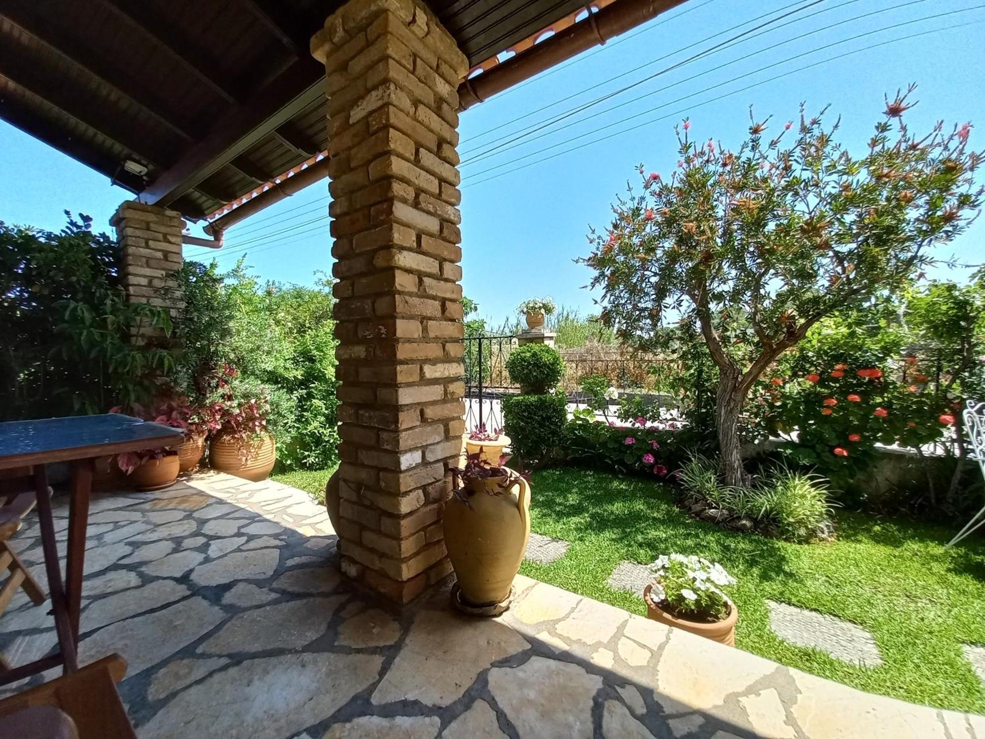 Villa Tina Country Beach Apartments Acharavi  Rum bild