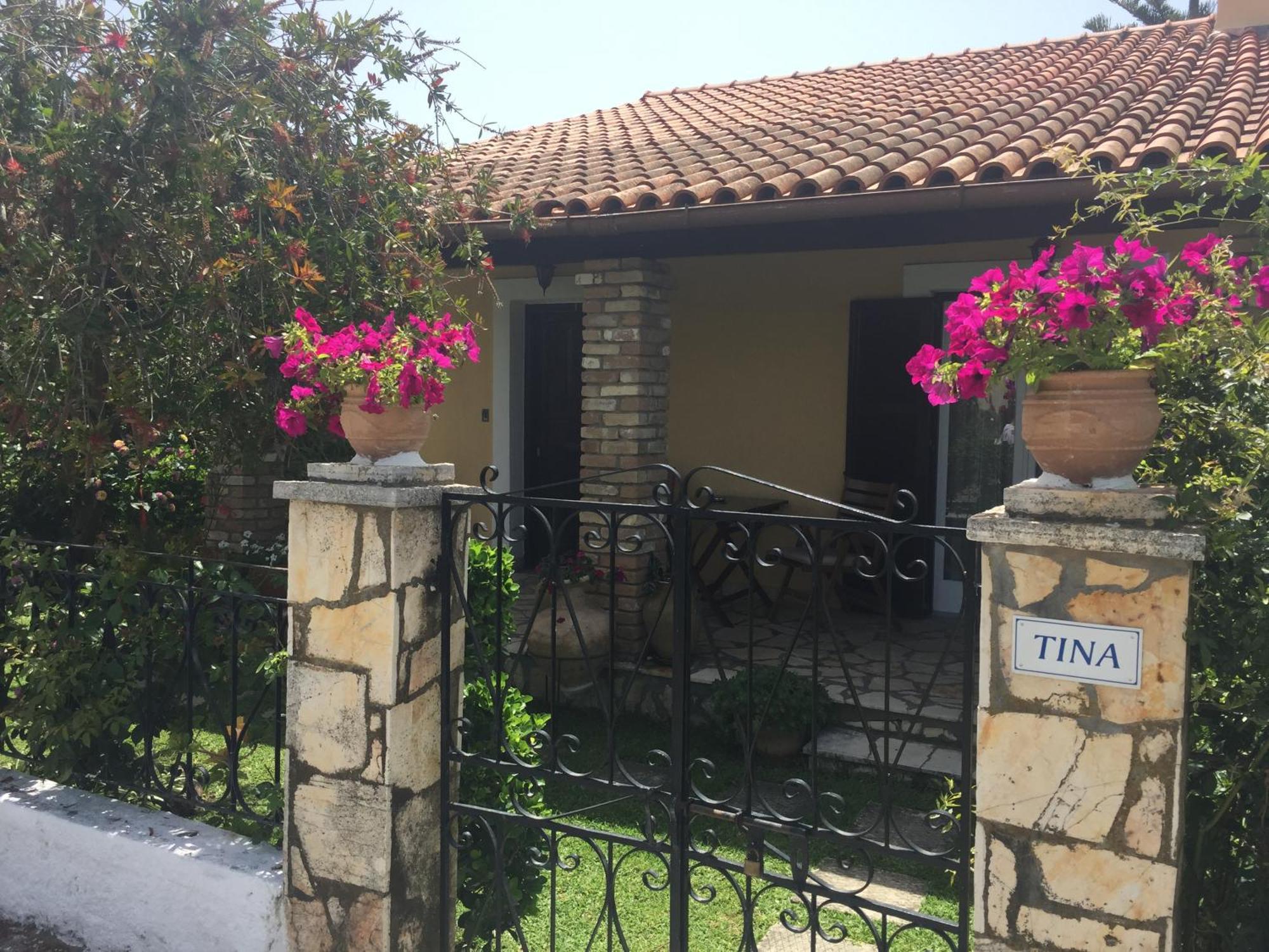 Villa Tina Country Beach Apartments Acharavi  Rum bild